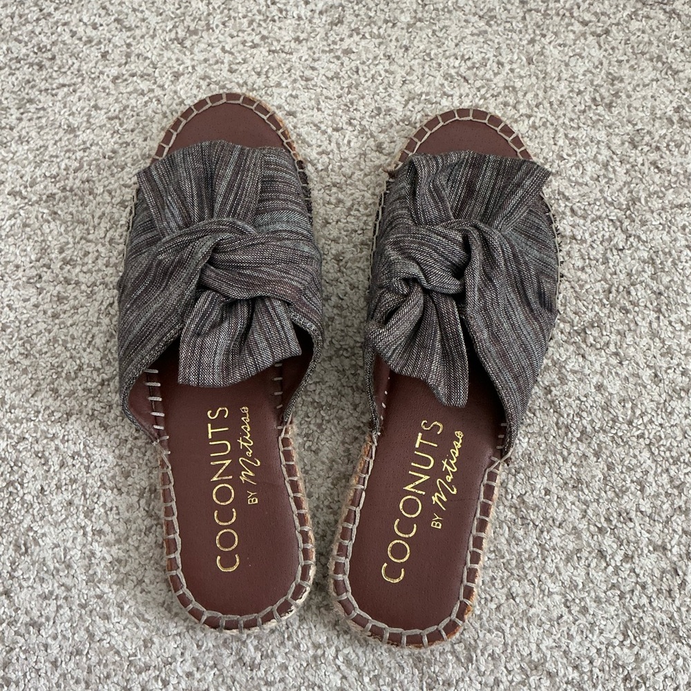 Coconuts by Matisse Brown Sandals with Bow Detail, Sz. 6
